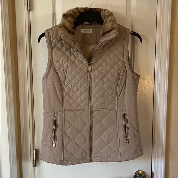 Calvin Klein Jackets & Blazers - Calvin Klein Women's Beige Quilted Vest